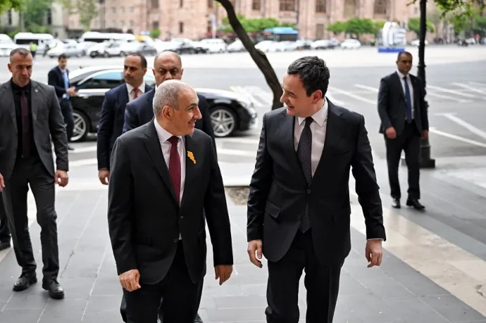 Kurti Meets Armenian PM, Calls for Alliance of Democracies