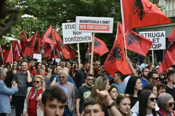 “Albanianness is with Skopje” students in Tirana to march to North Macedonia embassy on May 26