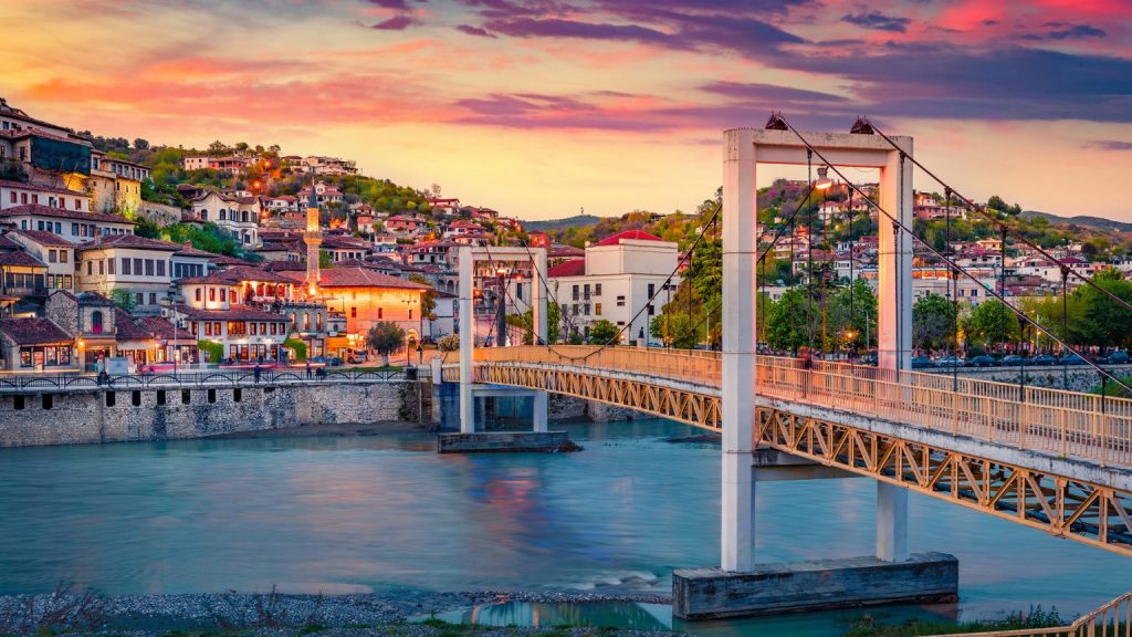 Times Kuwait reports Albania attracting Gulf countries from luxury tourism to strategic investments