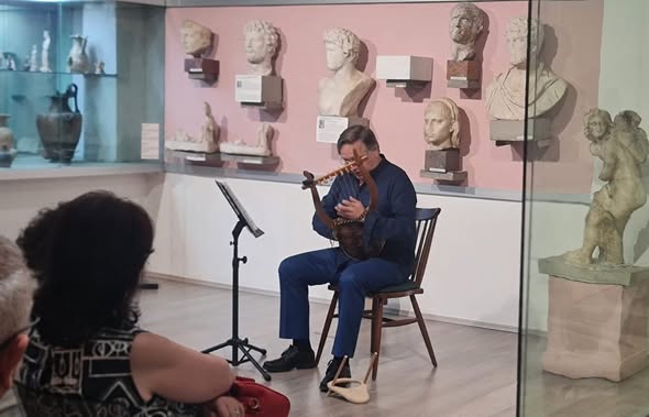 Concert-lecture traces journey of the lyre from antiquity to modern lyric theatre