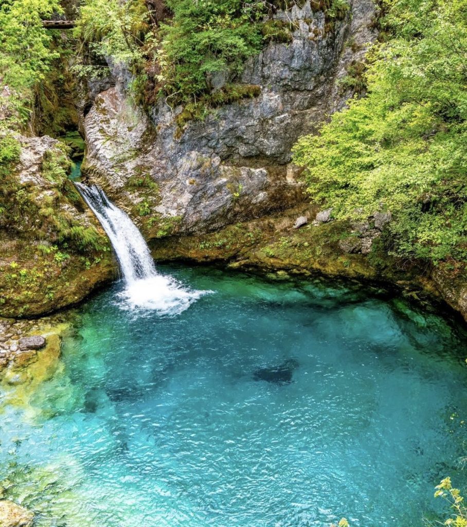 Si Viaggia: Albania combines sea and mountains in June travel guide