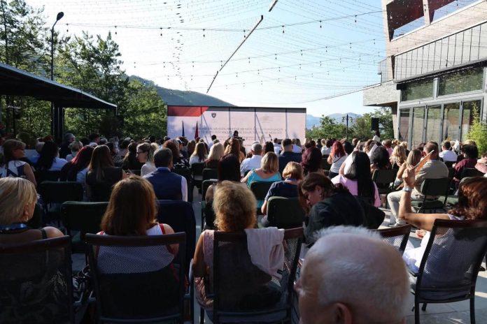 Seminar for Albanian Language Teachers in the Diaspora Opens in Kosovo
