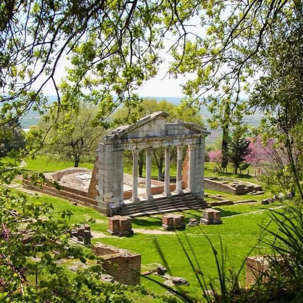 Cultural heritage protection requires institutions and communities to work together