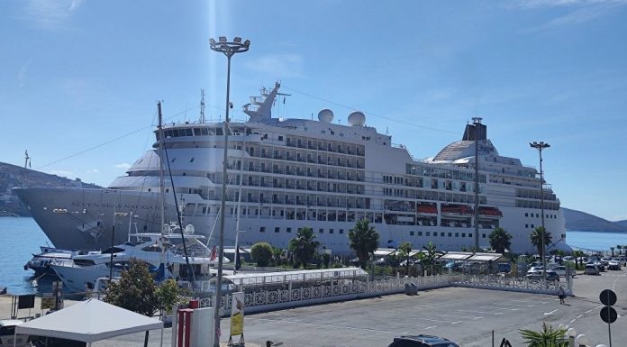 Saranda Remains a Preferred September Destination as Cruise Ship Arrives with 457 Tourists