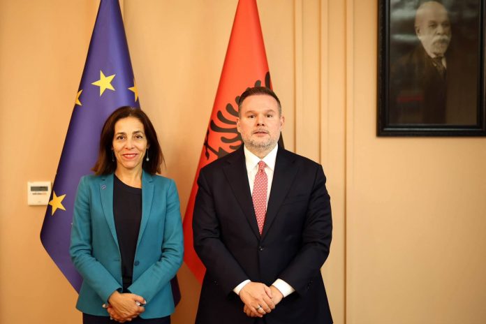 EU Ambassador meets Demo: Rule of law at center of Albania’s EU path