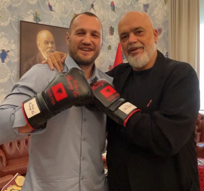 Rama welcomes boxing champion Nelson Hysa