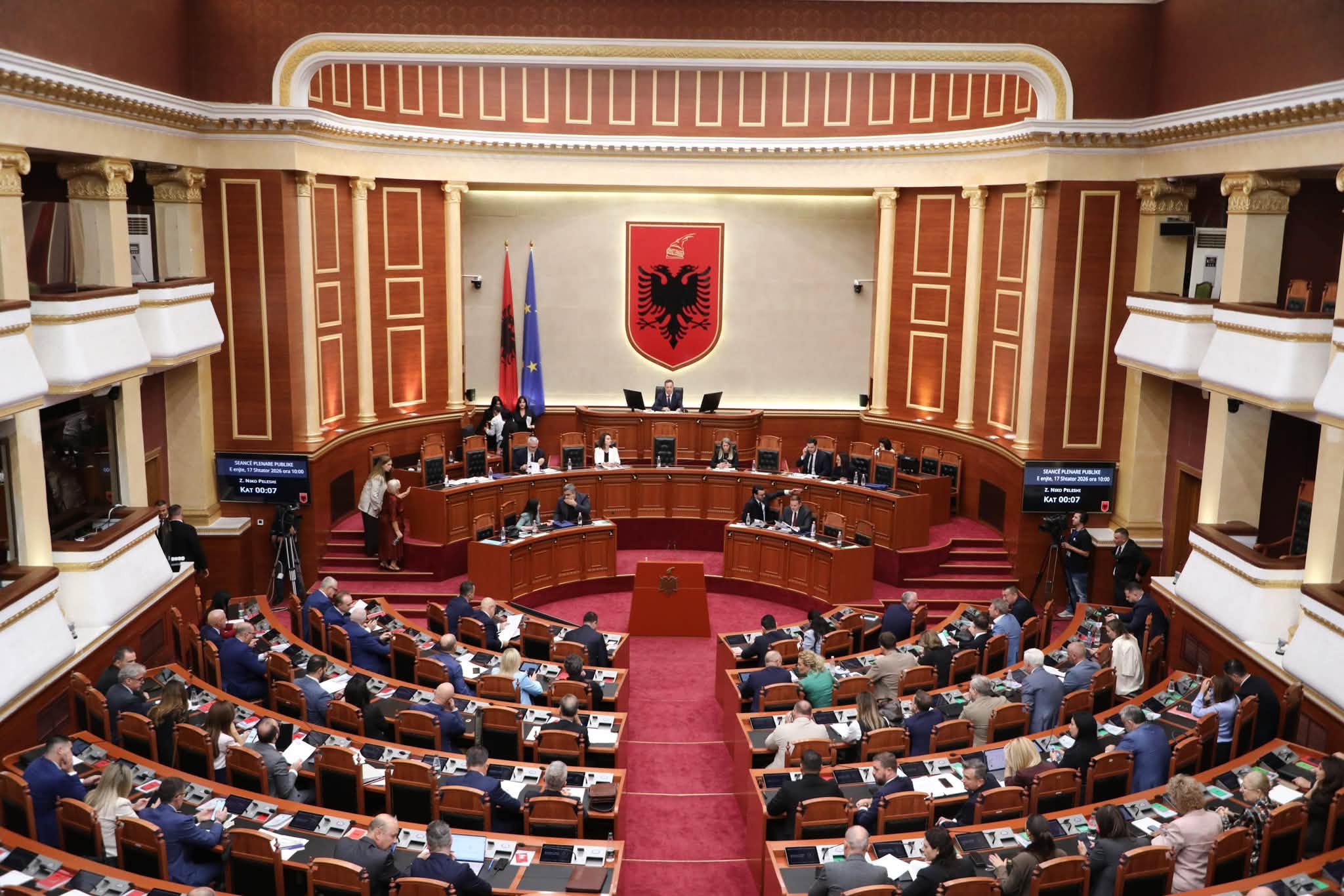 Assembly of Albania approves magistrates’ law and government changes