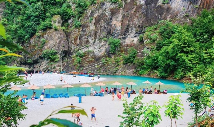 Rama: Agreements with Communities to Protect Nature in Tourist Areas