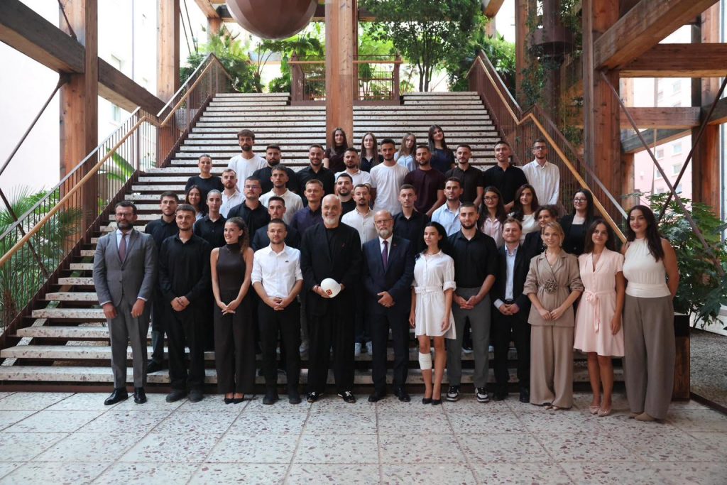 PM Rama meets Prishtina students, highlights role of politics and civic engagement