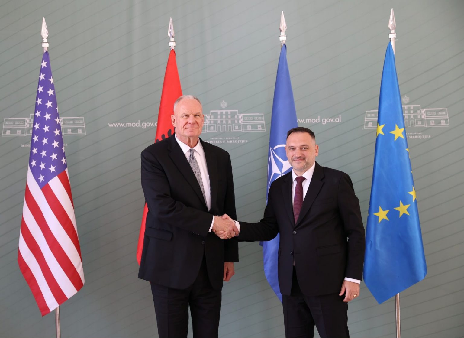 Defense Minister Nufi Meets New U.S. Ambassador Eric Wendt