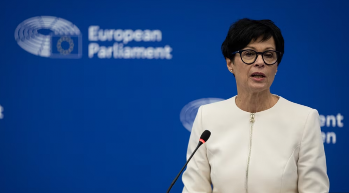 EU Enlargement Commissioner Kos calls Kosova court law changes unacceptable