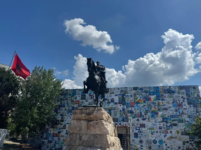 «Une nouvelle Europe dans un nouveau monde… » – Communauté politique européenne à Tirana