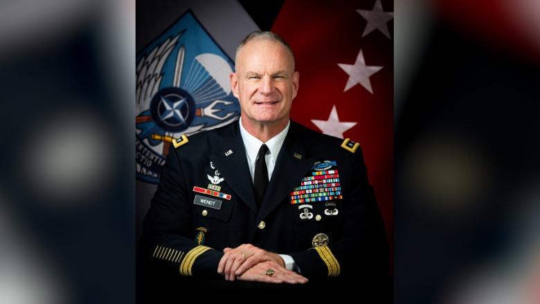 Eric Wendt présente ses lettres de créance au président et entre officiellement en fonction comme ambassadeur des États-Unis