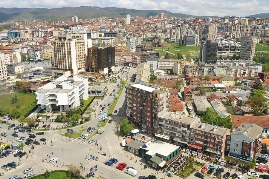 La France appelle ses citoyens à éviter de sortir dans les villes du Kosovo jusqu&rsquo;à la fin de la journée du 16 septembre