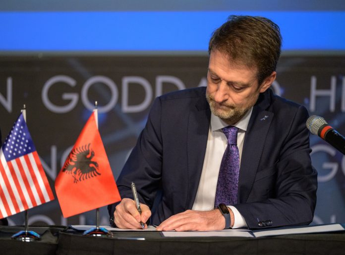 L’Albanie signe les Accords Artemis au siège de la NASA
