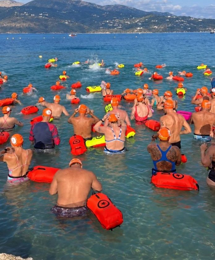 Le marathon de natation Ksamil-Corfou, 120 participants venus de divers pays