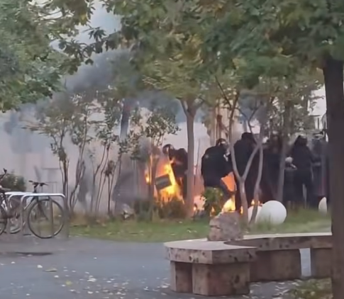 Tirana: la manifestation étudiante dégénère en violents affrontements avec la police