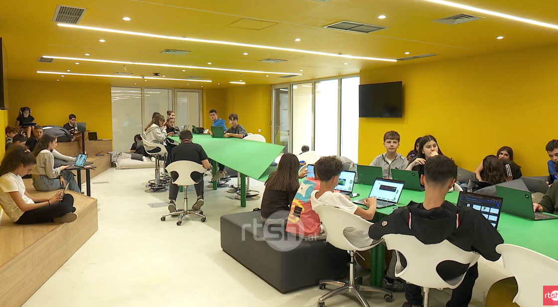 La technologie et les adolescents : TUMO Tirana oriente les jeunes