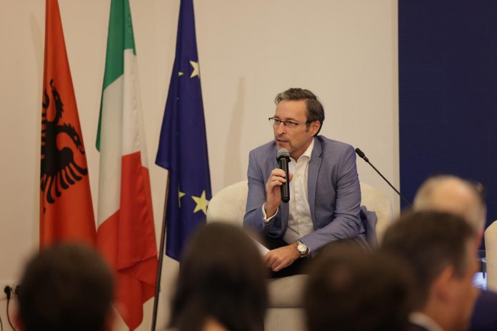 Coopération en matière d&rsquo;innovation avec l&rsquo;Italie: l&rsquo;Albanie visée comme pôle de startups pour les Balkans