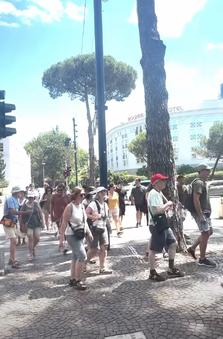 Τα Τίρανα υποδέχονται αυξανόμενο αριθμό τουριστών στα τέλη Ιουλίου