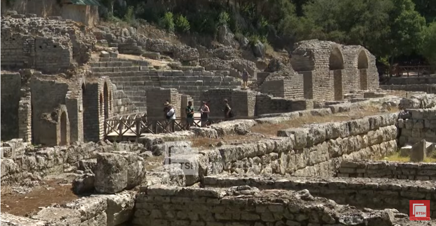 Το εθνικό αρχαιολογικό πάρκο Βουθρωτού προσελκύει επισκέπτες από όλο τον κόσμο με την ιστορία και τη φυσική ομορφιά του