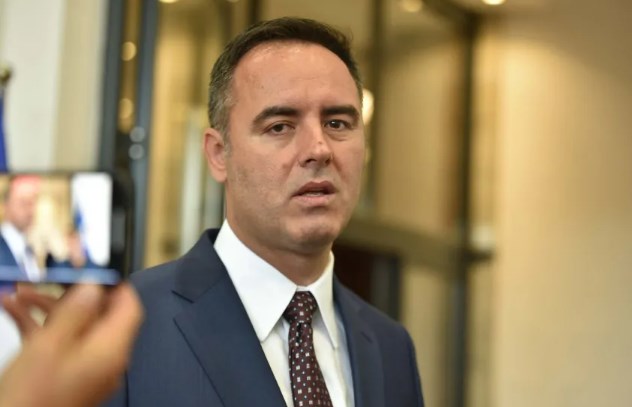 Ο υπηρεσιακός υπουργός Εξωτερικών του Κοσόβου καλεί το δικαστήριο της Χάγης να εκδώσει μια δίκαιη απόφαση