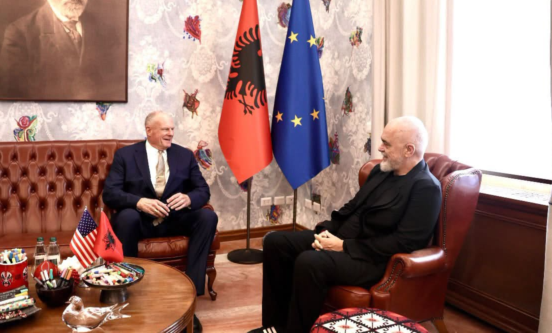 Ο νέος πρέσβης των ΗΠΑ Έρικ Γουέντ ξεκινά την αποστολή του στην Αλβανία και συναντά τον πρωθυπουργό Ράμα