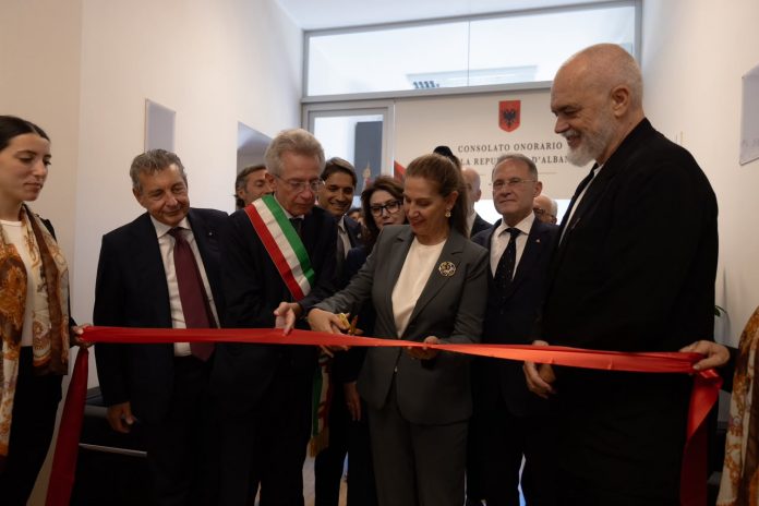 Edi Rama a Napoli: inaugurato il Consolato Onorario d’Albania, “l’Italia è il nostro alter ego europeo”