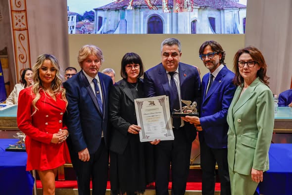 Italia, il ministro albanese Blendi Gonxhja riceve il «Leone d’Oro al Merito» al Senato