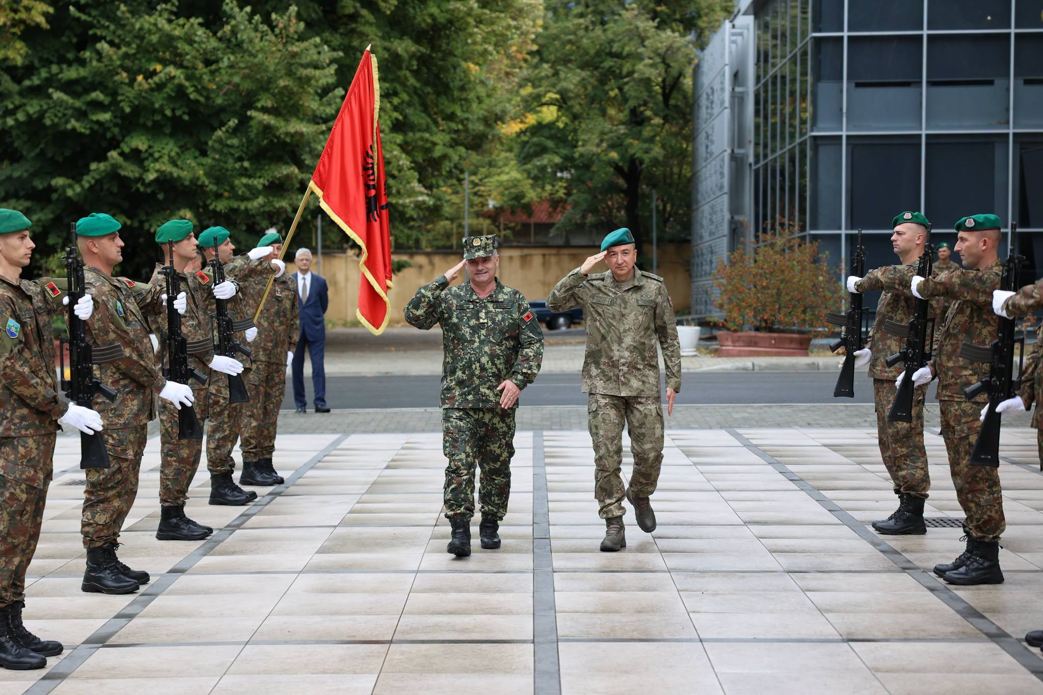 Albania conferma il proprio impegno nella missione KFOR in Kosovo