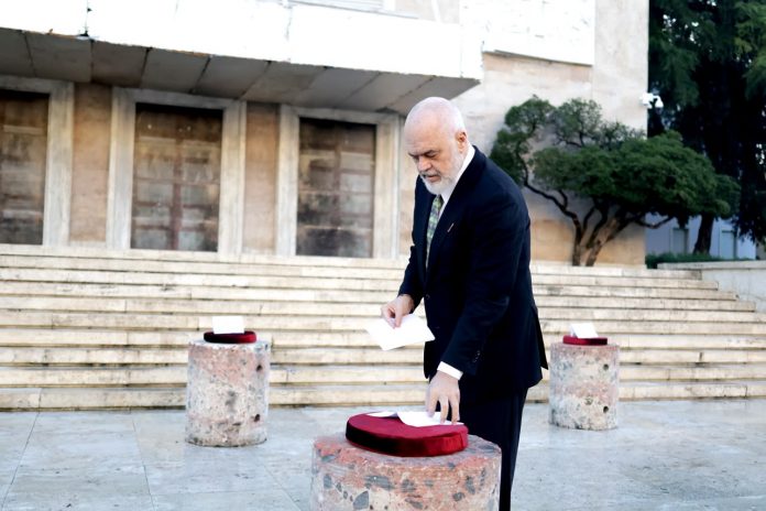 Il Primo Ministro Rama ribadisce l’invito al dialogo
