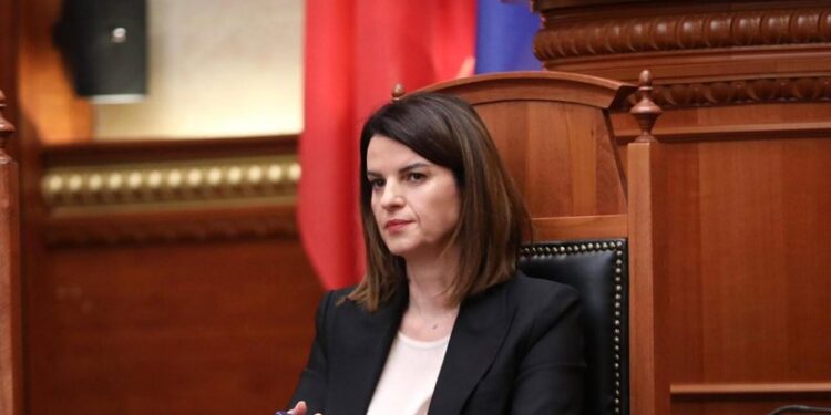 La Vice Prima Ministra Koçiu chiede la protezione dei bambini e il distanziamento dalla violenza
