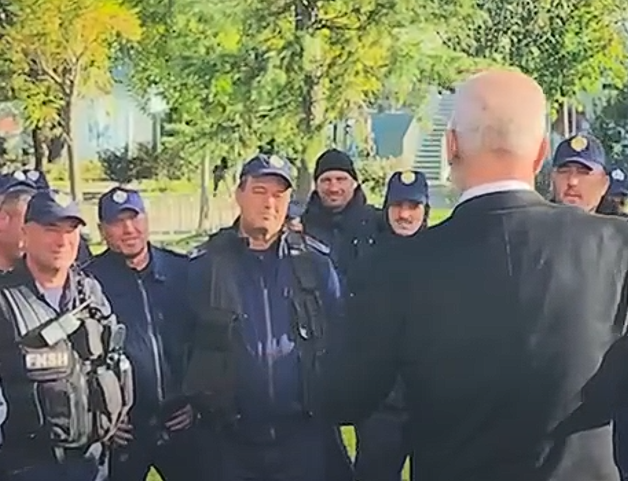 Il Premier Rama con la polizia: “Pazienza con i giovani manifestanti, fermezza contro i trasgressori”