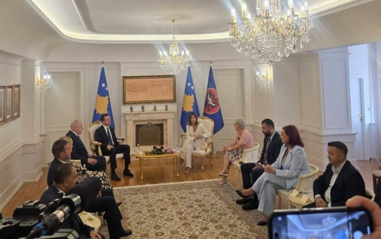 Kosovo/ Lideri stranaka se sastaju u Predsedništvu, PDK, LDK i AAK odsustvuju