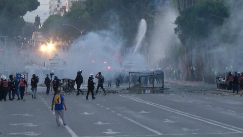 Sud je oslobodio 9 uhapšenih nakon protesta u Tirani, svi su obavezni da se pojave
