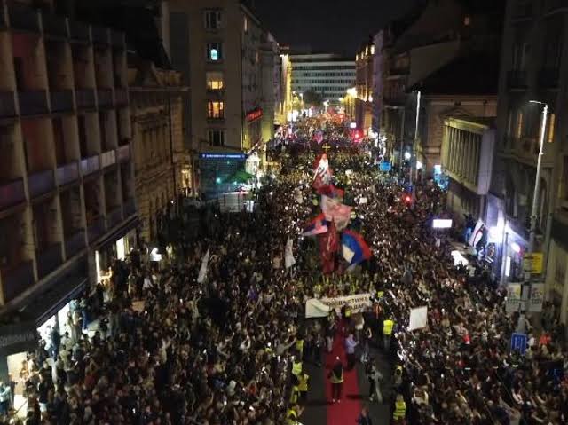 Prevremeni izbori u Srbiji/Studenti marširaju do Beograda na poslednji predizborni miting