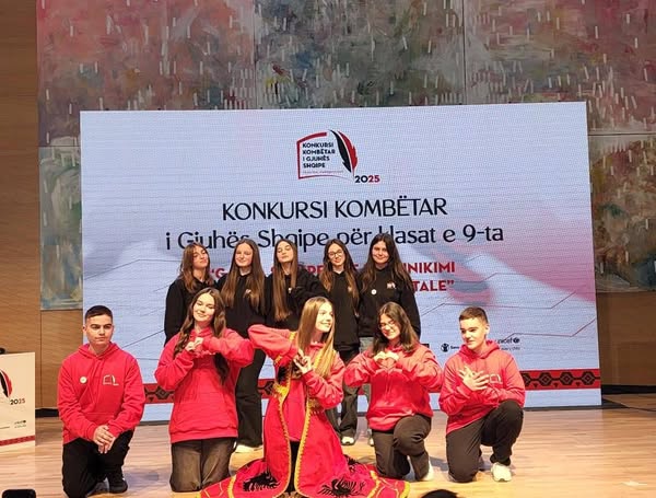 Arnavutluk ve Kosova Ortak Arnavutça Olimpiyatı’nda 16.000 Öğrenci Yarıştı