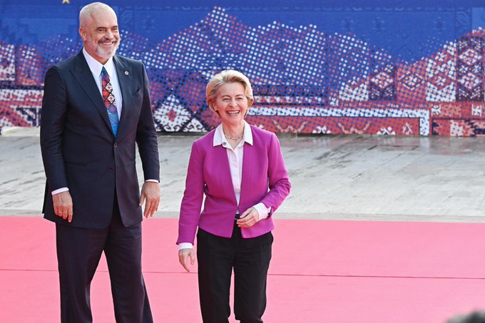 Avrupa Komisyonu Başkanı Ursula von der Leyen, 11 Mayıs’taki parlamento seçimlerinde zafer kazanan Başbakanı Rama’yı tebrik etti
