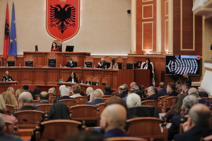 Meclis, AB ile üç anlaşmayı tartışıyor