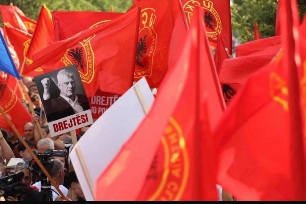 Lahey’deki Protesto, Rama : Kosova ve özgürleştiricileri için adaletten başka bir şey istemiyoruz