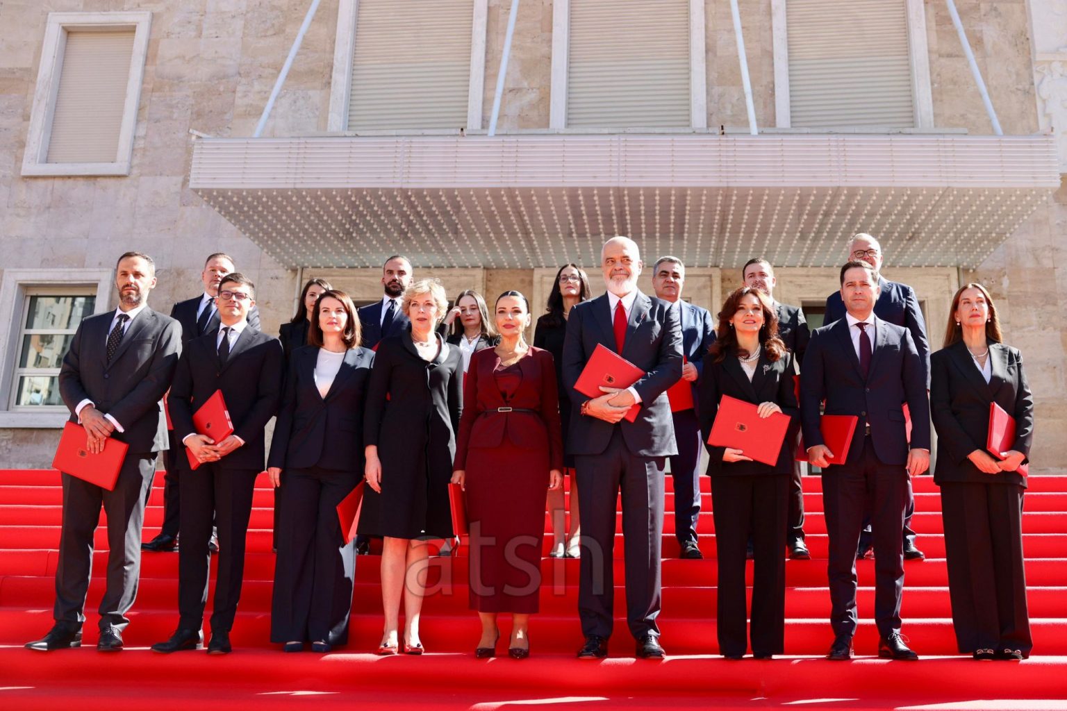 Rama, yeni hükümetin ilk toplantısını gerçekleştirdi