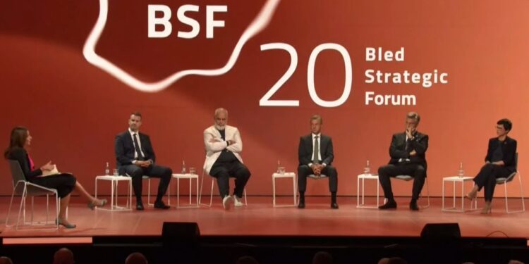 Kos : Eğer Rama bu mükemmel çalışmaya devam ederse, Arnavutluk 2029’da AB üyesi olur