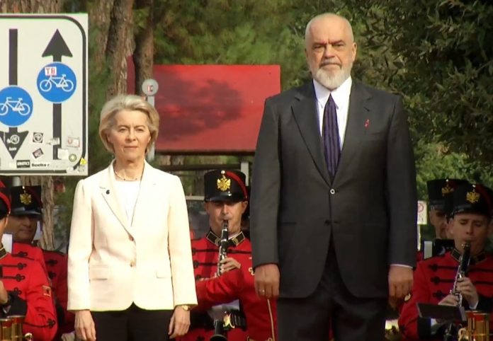 Rama, AB Komisyonu Başkanı Von der Leyen’i resmi törenle karşıladı