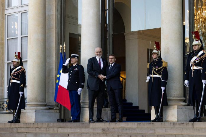 Başbakan Rama, Élysée Sarayı’nda Fransa Cumhurbaşkanı Macron tarafından kabul edildi