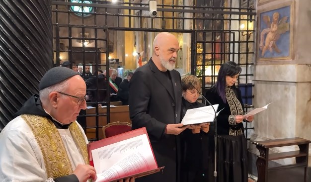 Edi Rama’nın Vatikan ziyareti ve dua töreni
