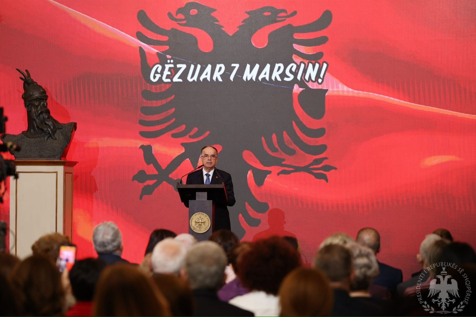 Arnavutluk’ta 7 Mart Öğretmenler Günü