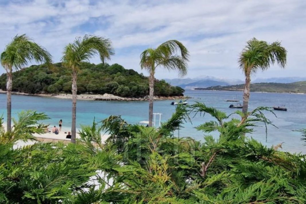 Arnavut Rivierası’nın incisi Ksamil yıl boyunca turist çekiyor
