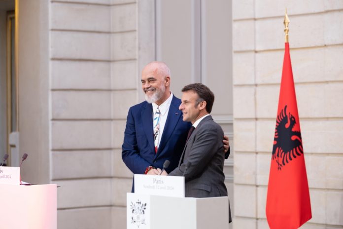 Başbakan Rama, Fransa Cumhurbaşkanı Macron’un davetiyle Paris’te resmî ziyarette