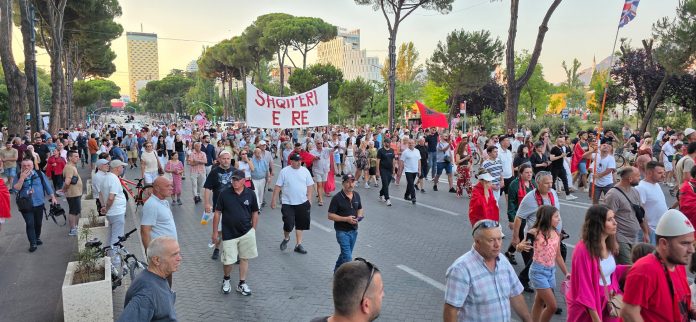 Tiran’da Hükümet karşıtı protestolar 43. gününde