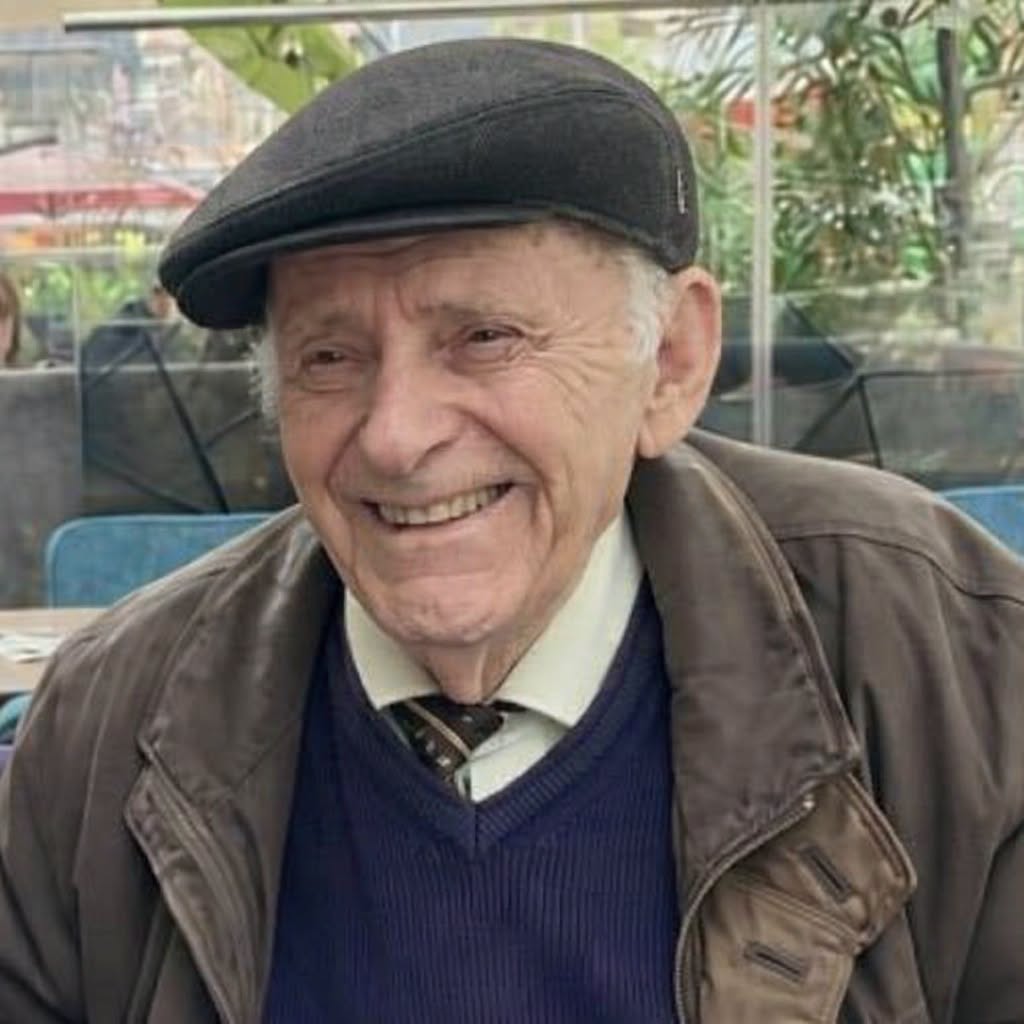 Arnavut Edebiyat Biliminin önemli ismi Ali Xhiku hayatını kaybetti